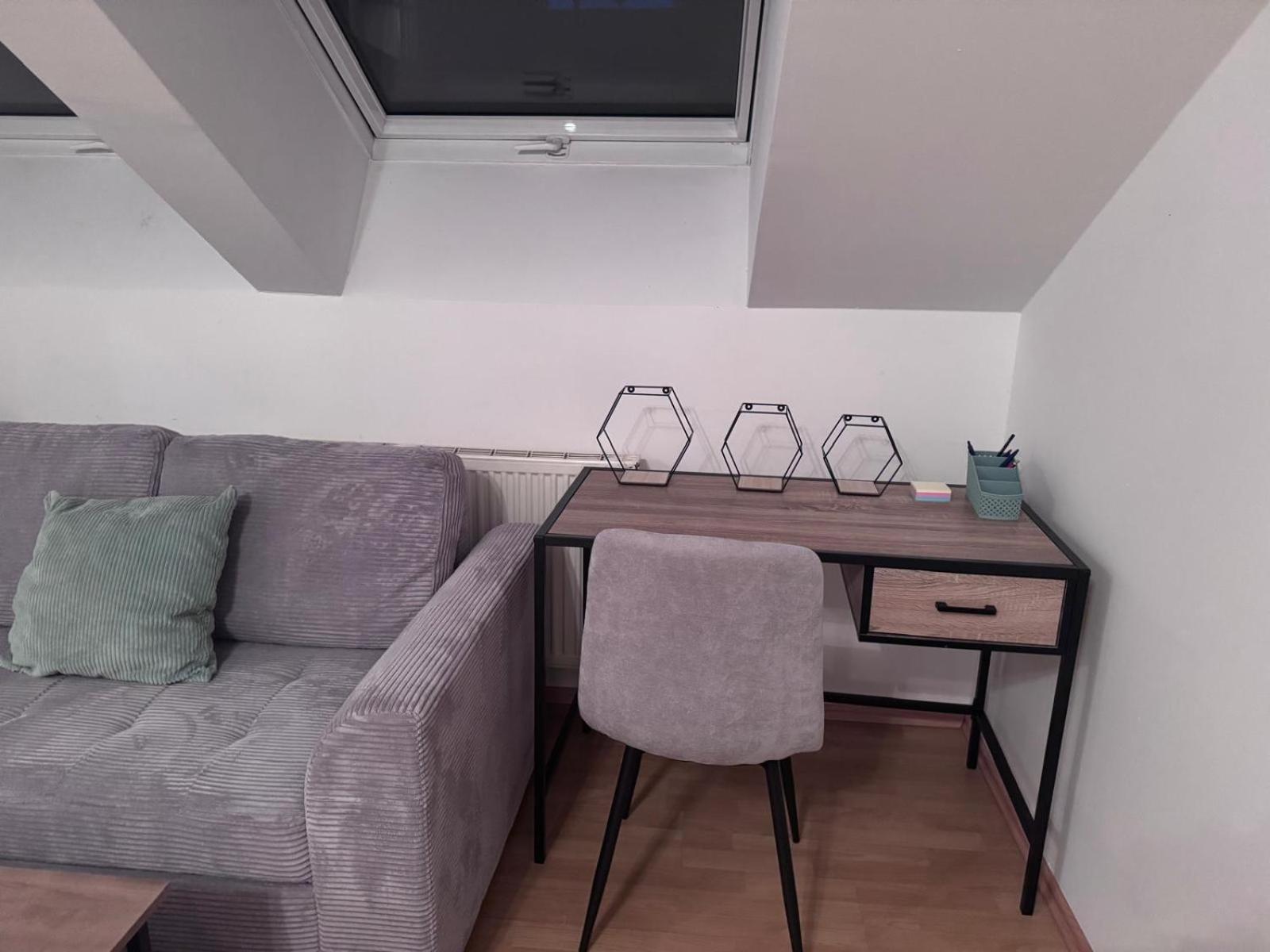 Schoene Mit Parkplatz Im Zentrum Von Apartment