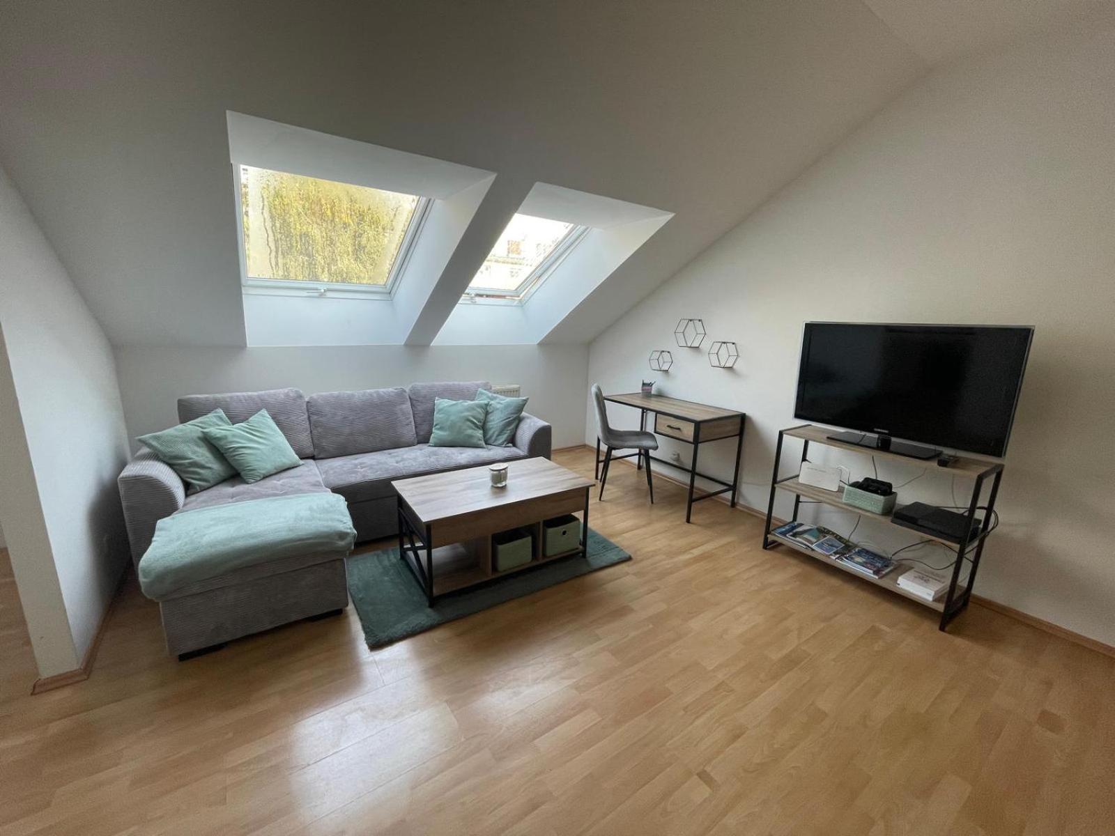 Apartment Schoene Mit Parkplatz Im Zentrum Von *